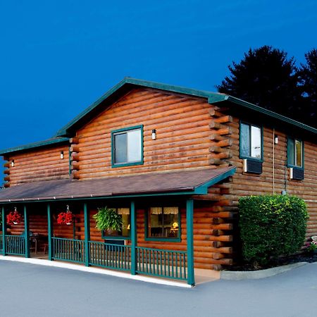 Super 8 By Wyndham Lake George/Warrensburg Area Екстериор снимка