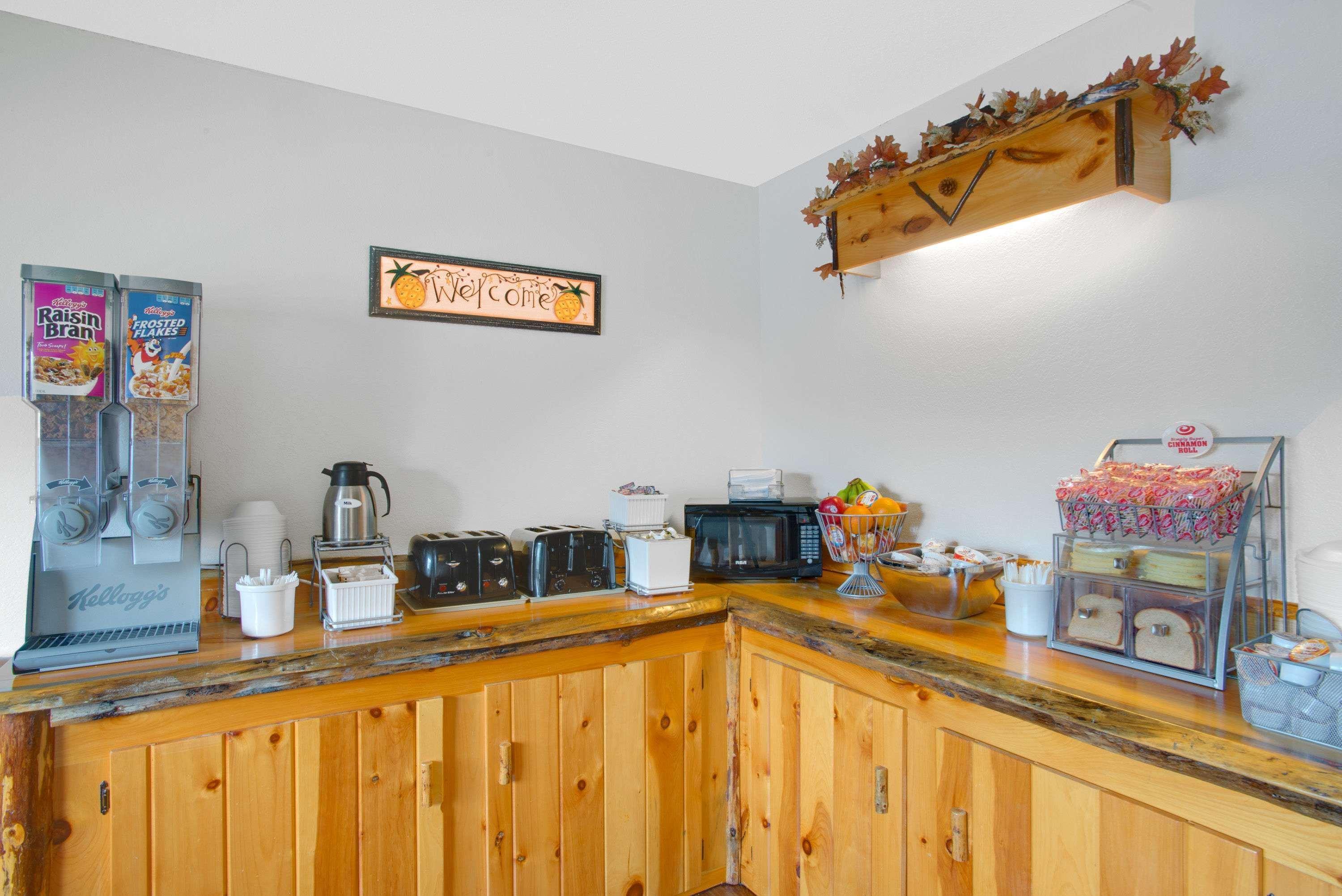 Super 8 By Wyndham Lake George/Warrensburg Area Екстериор снимка