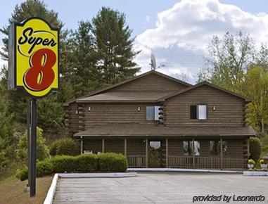 Super 8 By Wyndham Lake George/Warrensburg Area Екстериор снимка